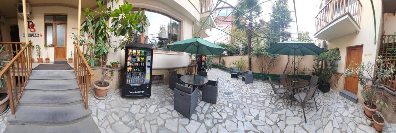 Danisimo Hotel Тбилиси Екстериор снимка