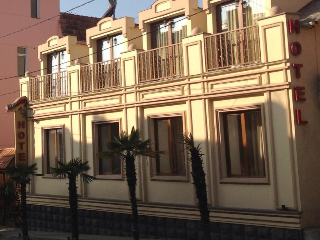 Danisimo Hotel Тбилиси Екстериор снимка