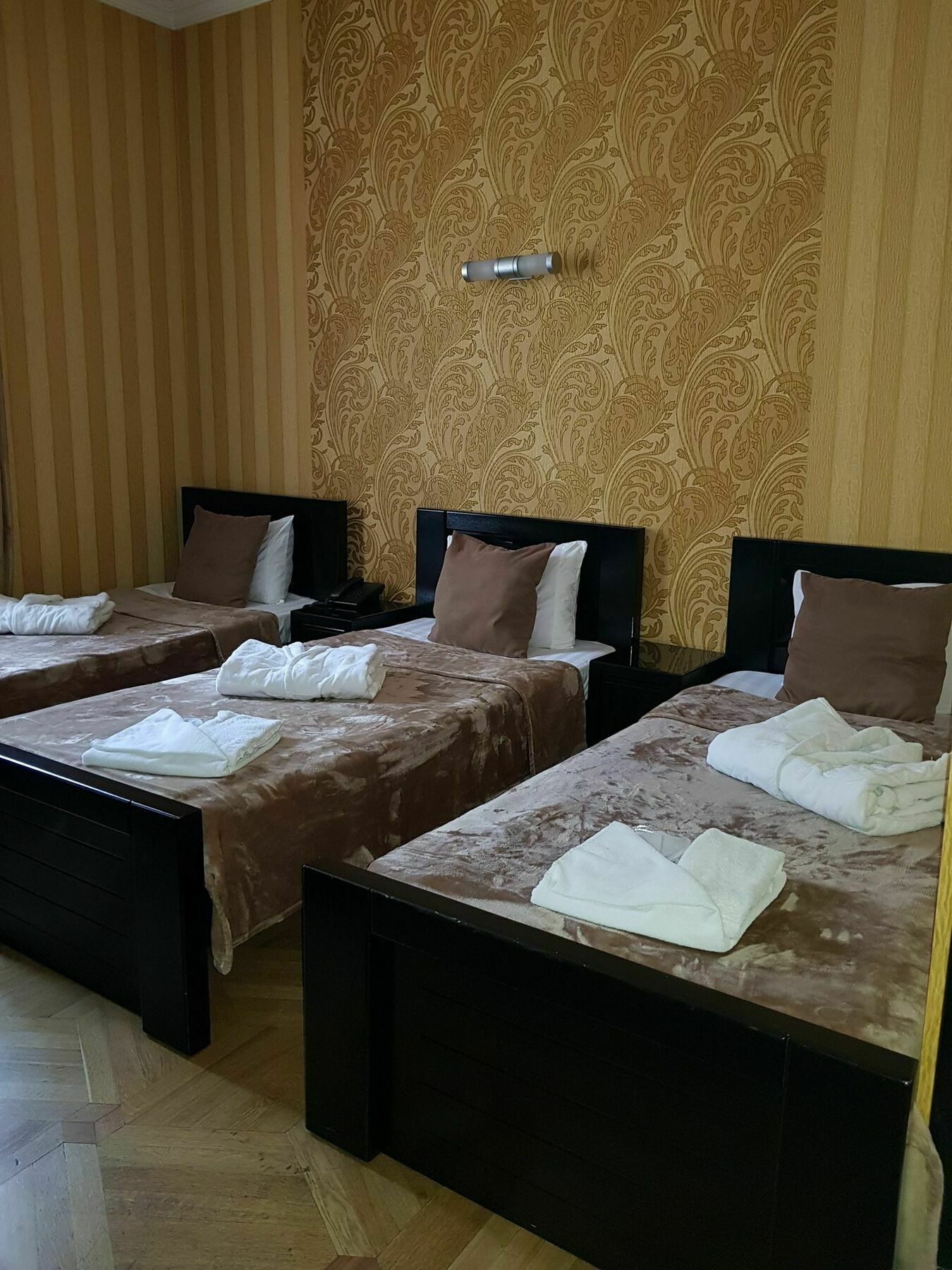 Danisimo Hotel Тбилиси Екстериор снимка