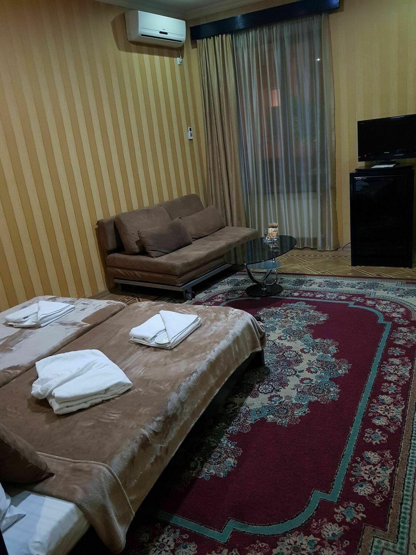 Danisimo Hotel Тбилиси Екстериор снимка