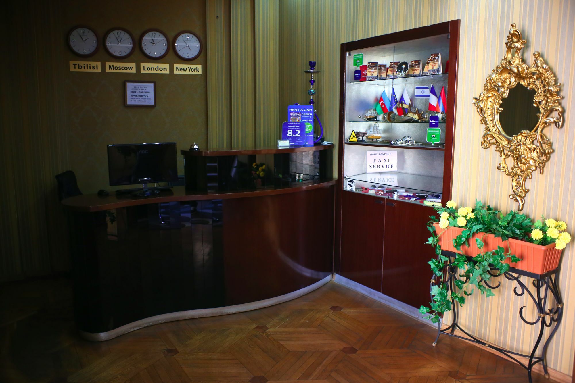 Danisimo Hotel Тбилиси Екстериор снимка